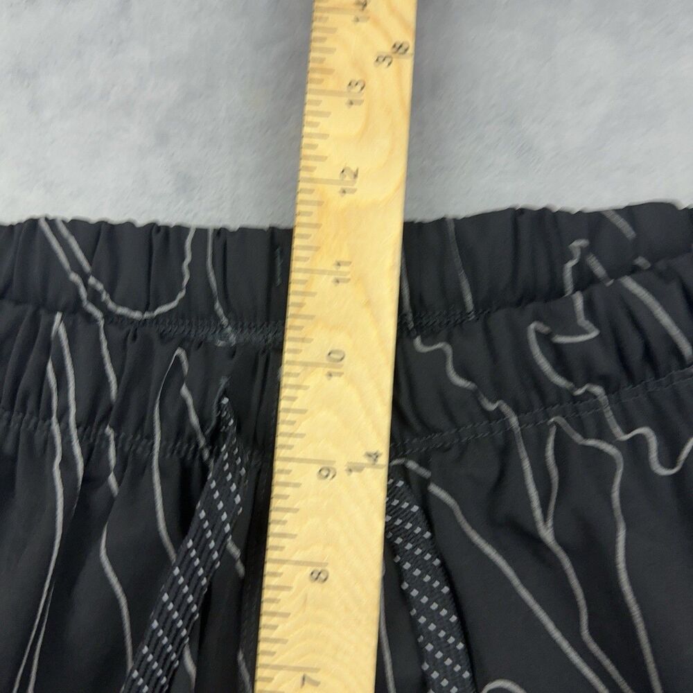 Fabletic The One Shorts Mens Sz S M Black Vision Wave Topo Reflective Print Gym - Picture 8 of 9